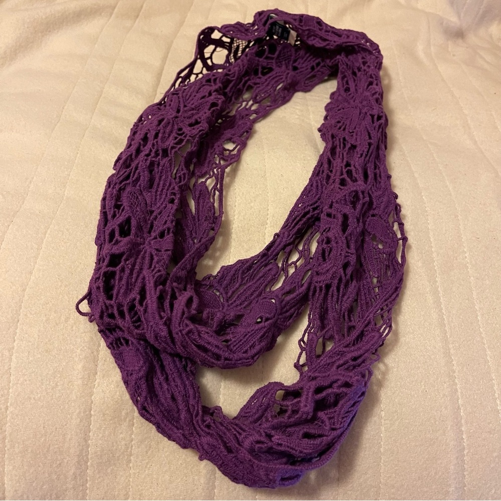 EUC Old Navy Purple Infinity Scarf